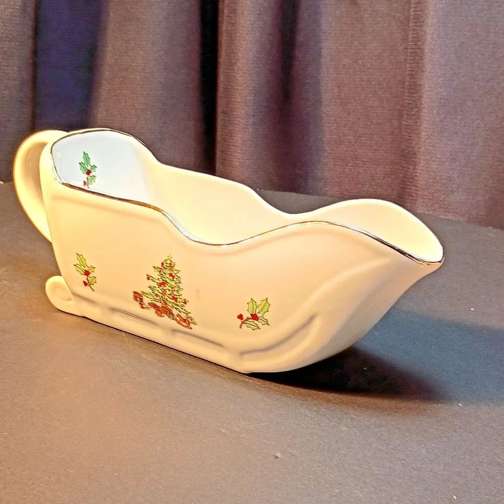 Vintage Holiday Hostess Christmas Sleigh Gravy Boat Gold Trim Japan Collectible